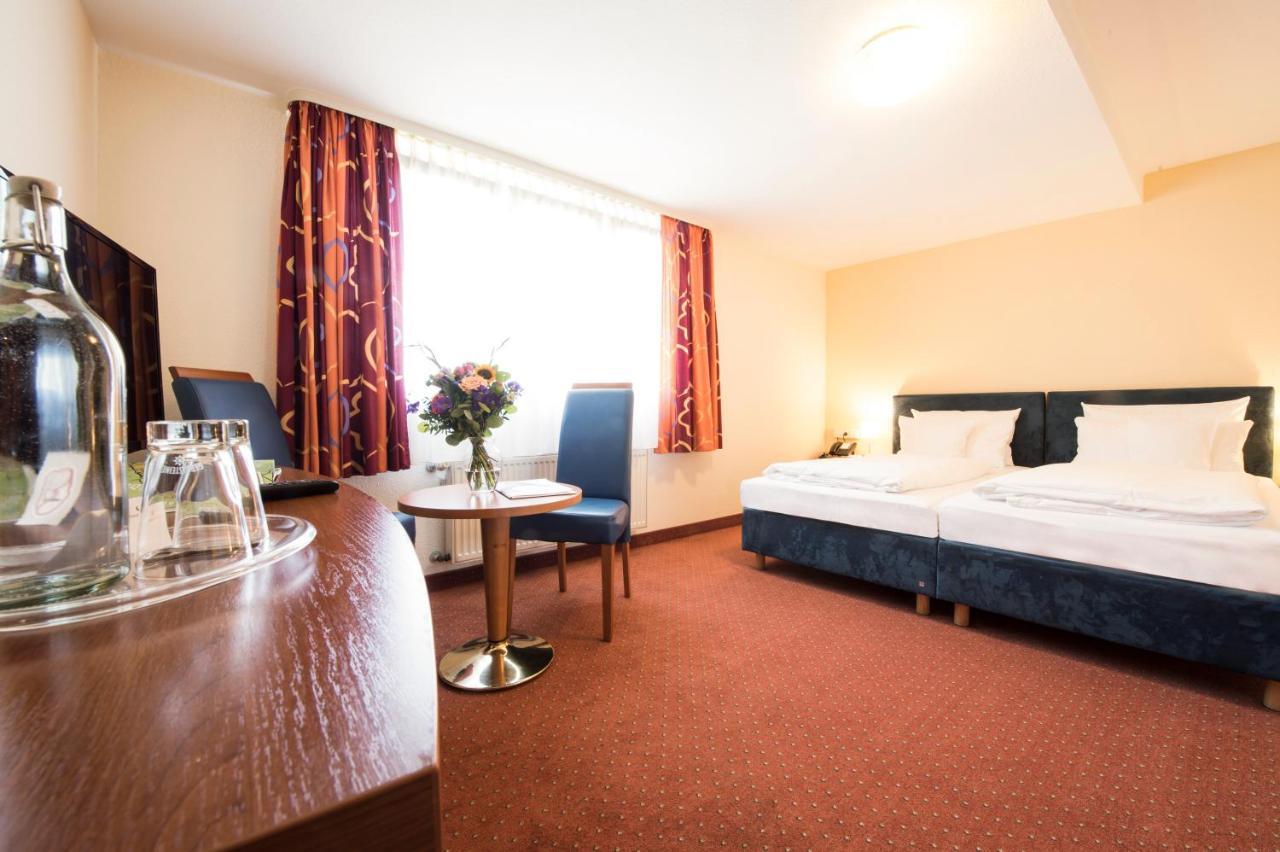 Hotel Traube Ruedesheim Рюдесхайм-на-Рейне Экстерьер фото